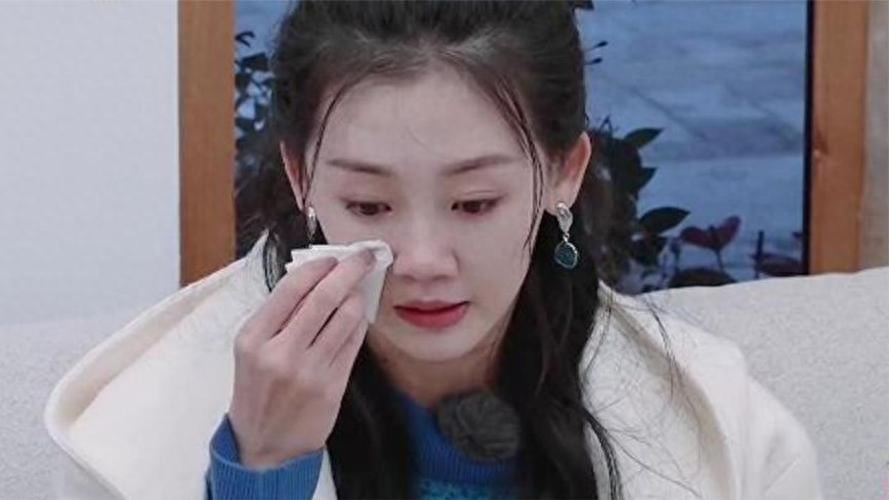 郑恺首次公开介意和岳父母小姨子同住,苗苗落泪:我也想一个人过