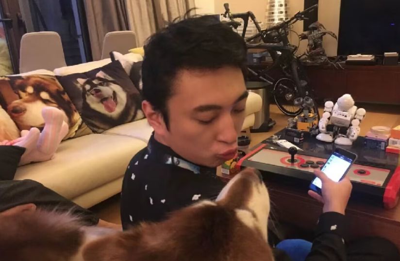 王思聪|35岁王思聪再惹争议，涉嫌逃税被罚款3.3亿，曾被列为被执行人