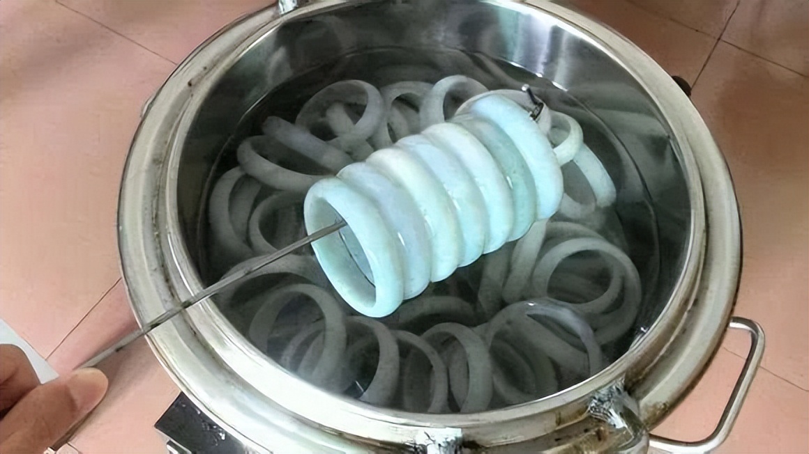 翡翠|关于翡翠的打蜡,你是如何看待的?