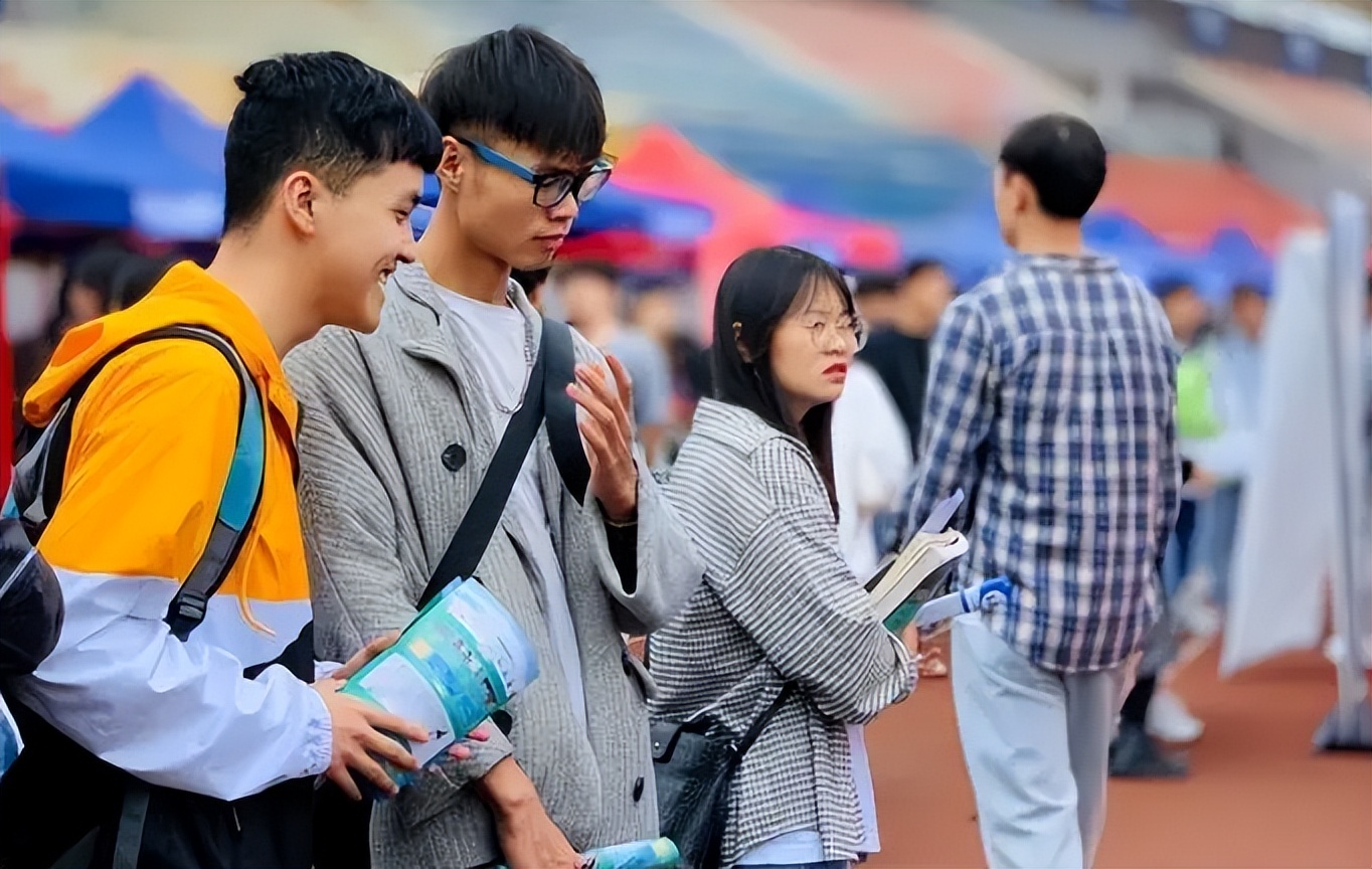 丈母娘“理想女婿”职业排名，公务员不吃香了？榜首变香饽饽