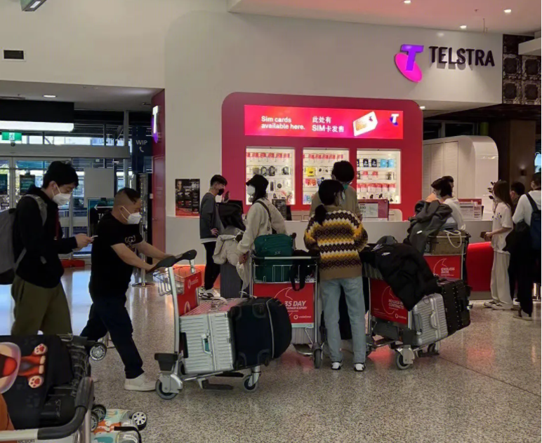 素素|留学生在外当家政工,也不答应回国就业,父母深表困惑:白供了