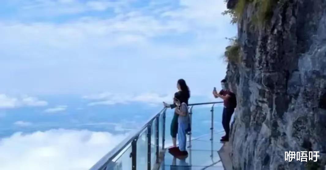水库|张家界三男一女跳崖:每个人的成长过程中都曾有过轻生的冲动