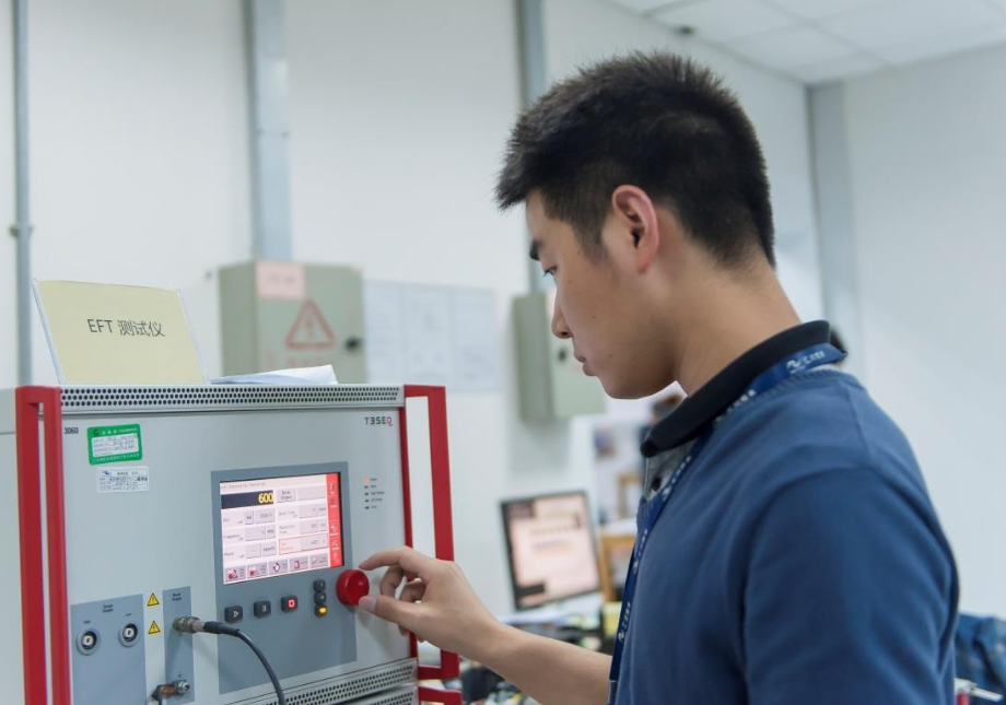 招聘|企业招聘薪酬报告出炉，上榜职业月入过万，3大职业成“王炸”