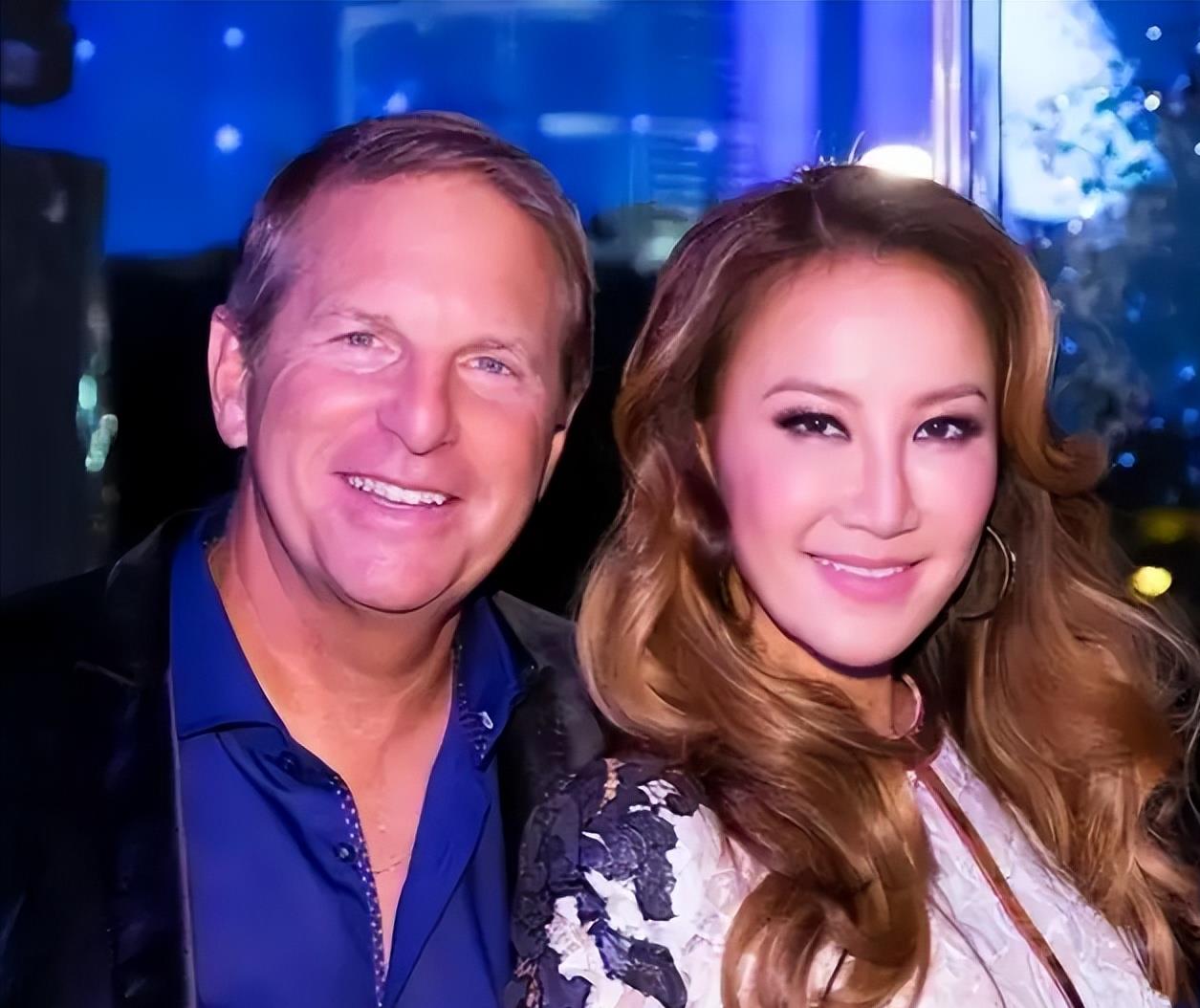 反转!李玟二姐疑点越扒越多,曾自曝用火烧妹妹脚,Bruce恐无辜