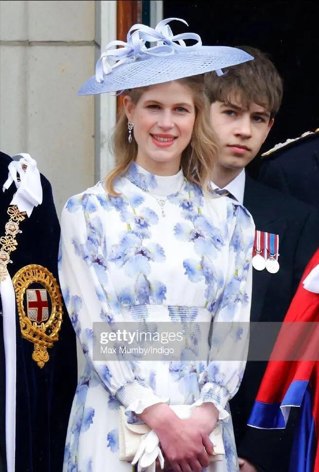 弄巧成拙|弄巧成拙,卡米拉的“限冠令”意外成就他人,凯特成为最大的赢家