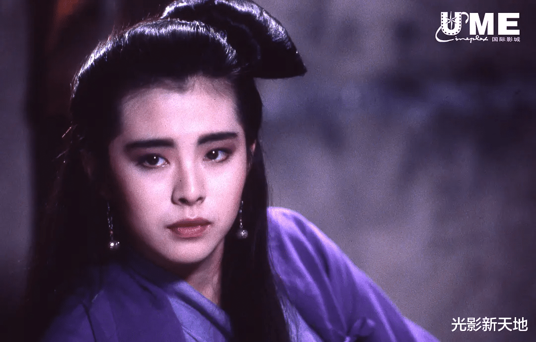 王祖贤近照曝光，双眼变形、拉皮痕迹明显，女神容颜不再