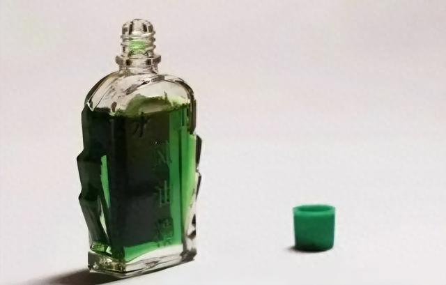 男性每晚睡前，在肚脐上滴上几滴风油精，长期坚持下去会怎样？