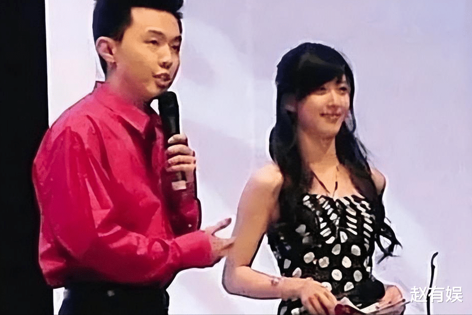 大瓜！王思聪嘲讽章泽天：她就是个“睡二代”，丢尽了清华的脸