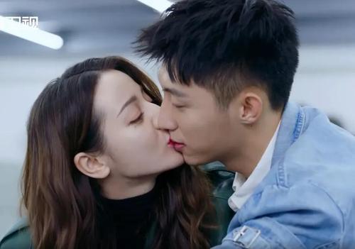 黄景瑜风流事:家暴男染性病,出轨18位女性,底裤亮出彻底凉凉?