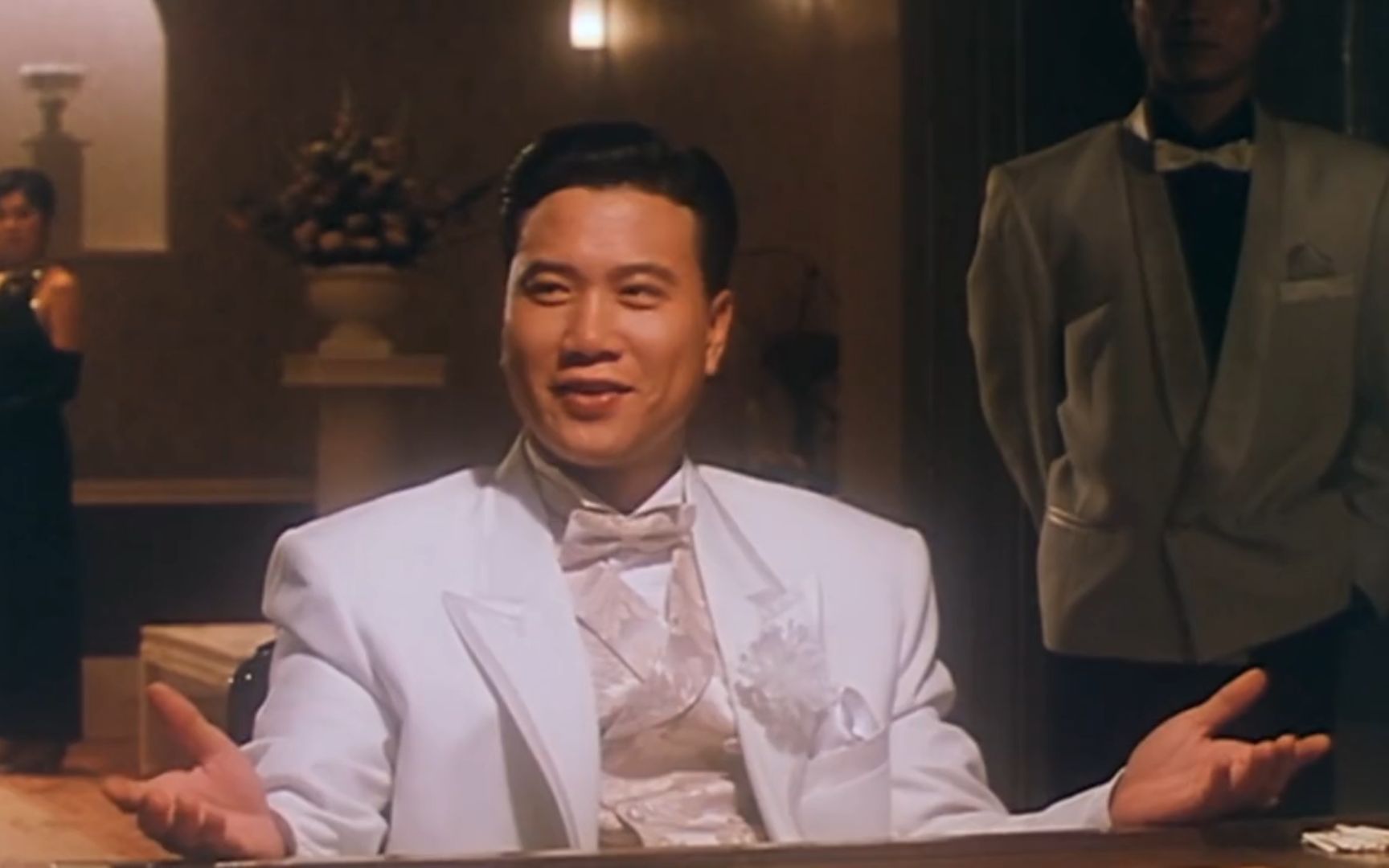 1997年,万梓良与郑伊健,陈小春主演了电影《古惑仔之战无不胜》系列