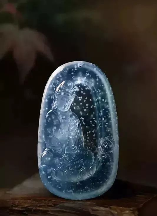 |棉对翡翠有何影响？有棉的翡翠你会挑吗？