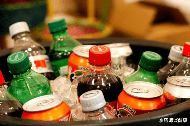 阿斯巴甜致癌性被官宣，无糖食品不能吃？真正该少吃的，是这4类常见食物