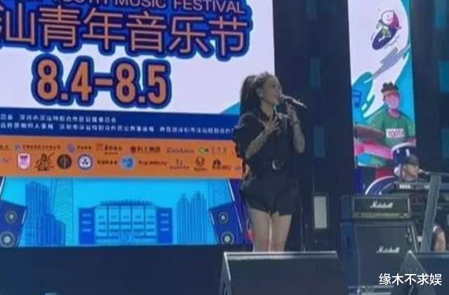 丧夫2个多月,毕夏高调庆32岁生日,和汪峰大笑比V引争议!