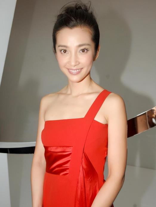 李冰冰：我和你接吻、拥抱、洗澡的戏都拍了，是不是要对我负责！