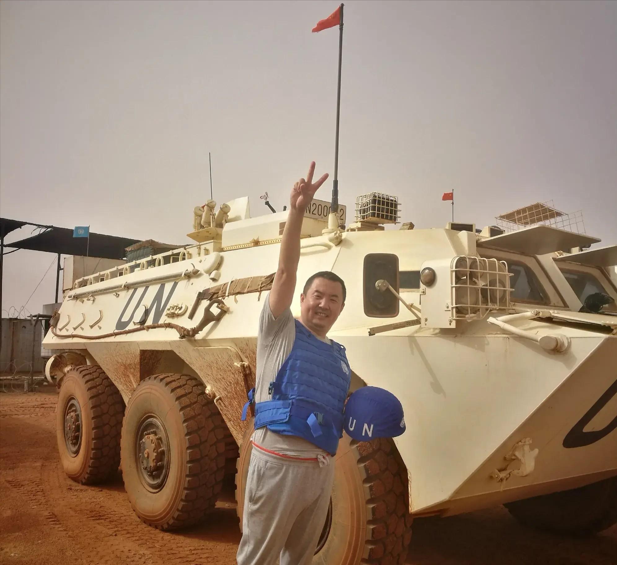 我们都被骗了!老戏骨竟然是“国际反恐专家”,演戏只是业余爱好而已