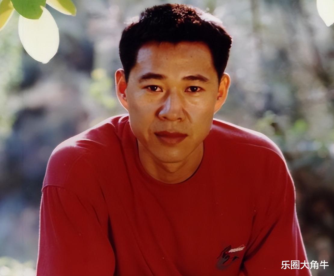 “硬汉”张丰毅,二婚娶小12岁霍凡,28年宠妻成宝,两人至今无子