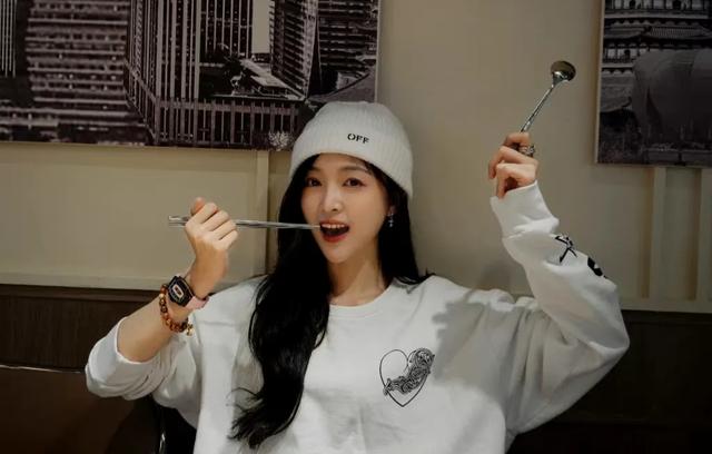 正值《我要逆风去》首播口碑出炉，吴宣仪道歉，网友闹翻了！