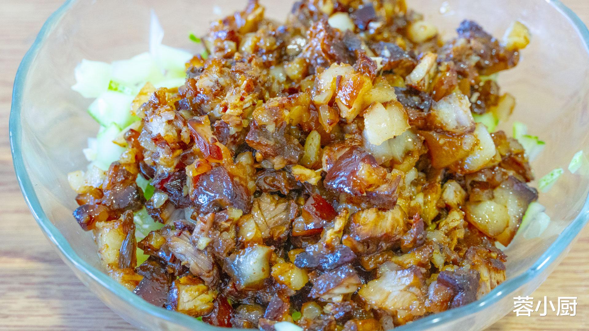 馒头|步入中老年，少吃米饭和馒头，多吃这4样，腿脚有劲，比保健品强