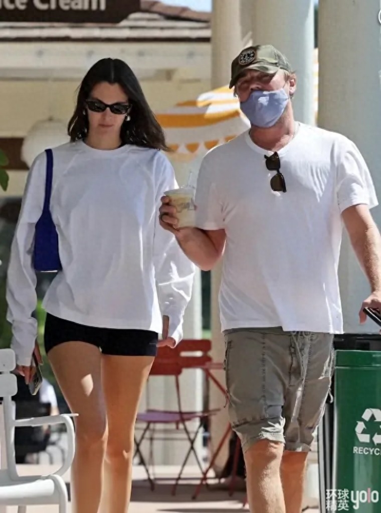 48岁小李子新女友曝光!25岁顶级绝美超模,他还真有点配不上!