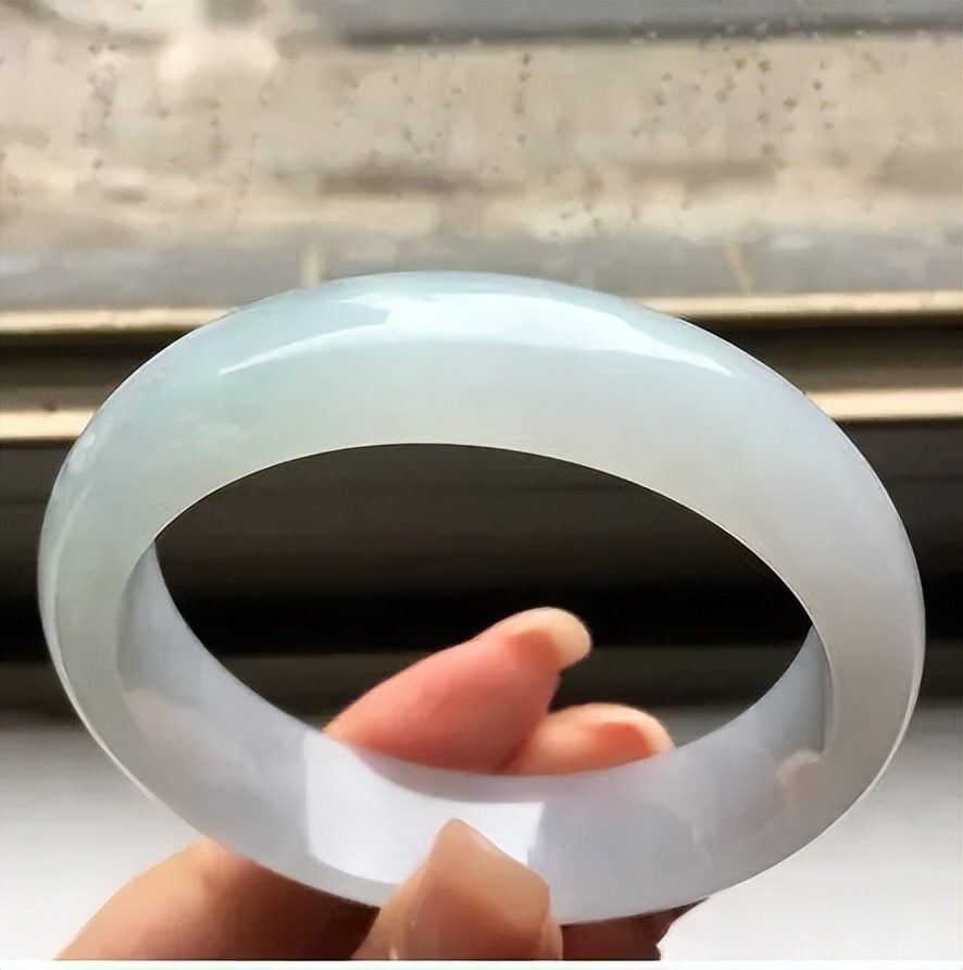 俄国玻璃种翡翠图片