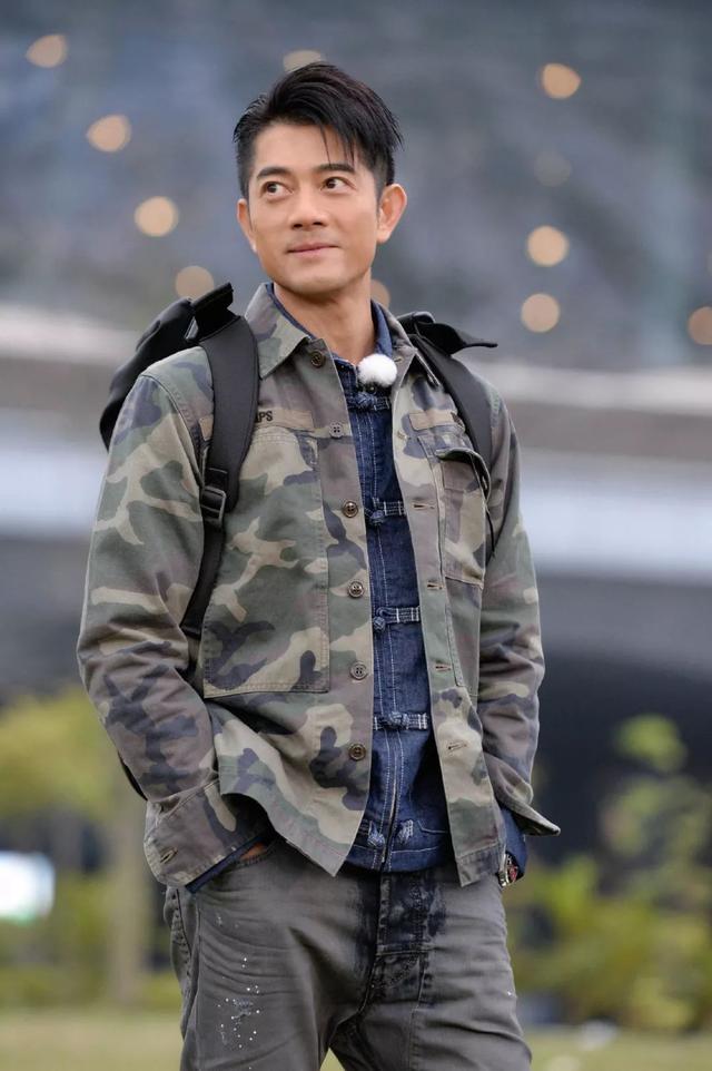 发型 事实证明，这才是57岁郭富城“反油腻”秘诀：衣不穿紧、发不过耳