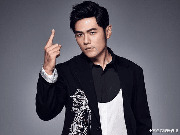 在《好声音》当了四季导师之后，周杰伦为何突然不干了？