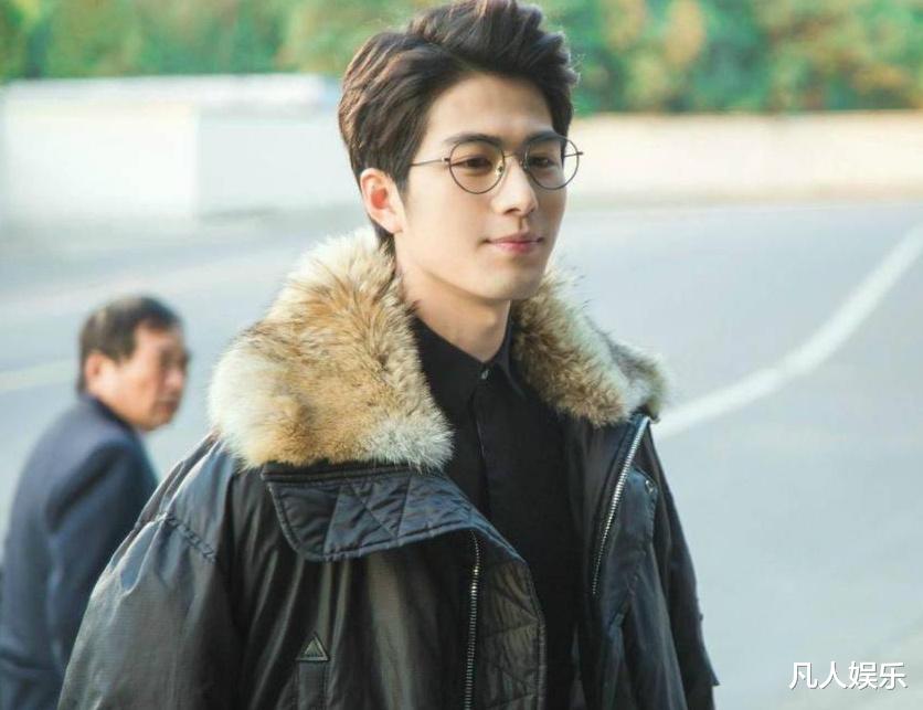 一半作品被下架,又出车祸,他也太惨了吧?