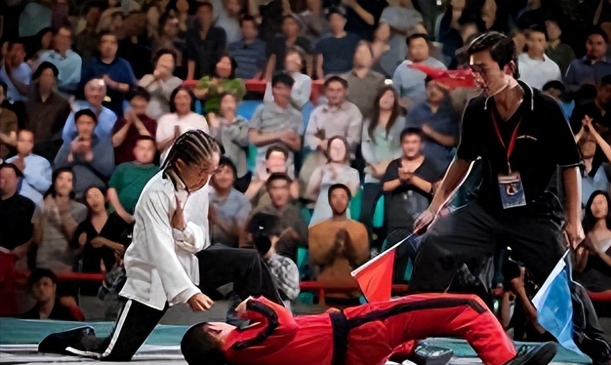 曝世界巨星公然反华！日本高铁辱骂中国不收敛，还曾多次与成龙合作