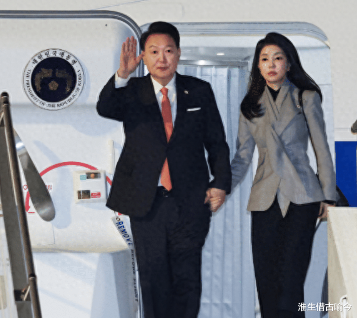 51岁韩国第一夫人变成美厨娘,和丈夫一起做泡菜,结婚11年还很甜