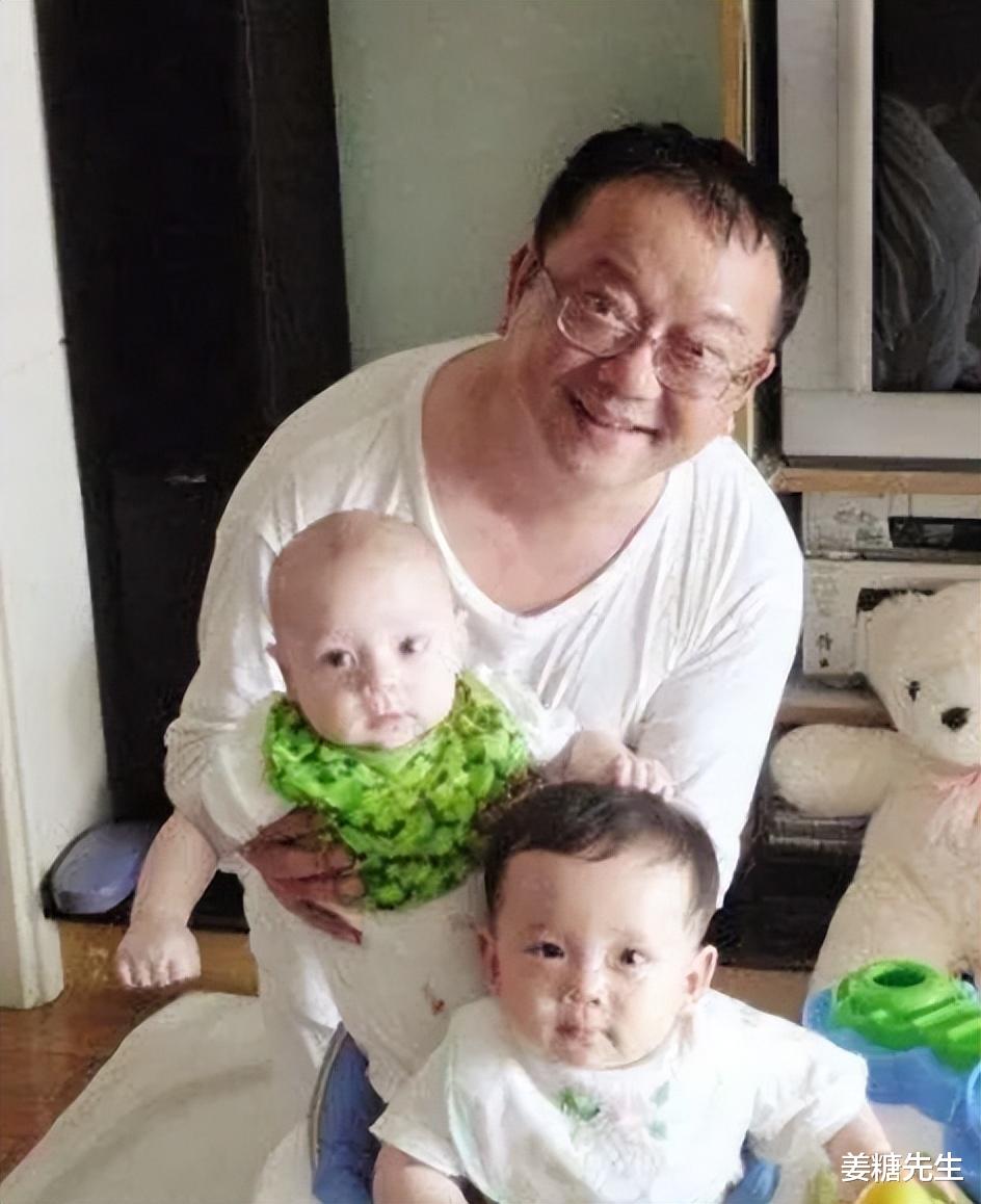 “和珅”王刚有多荒唐？三婚娶娇妻60岁得子，儿子只比外孙大半岁