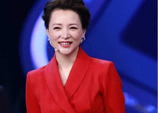 董卿含泪公布孩子父亲，竟然与他不止一个孩子！赵忠祥再被提起