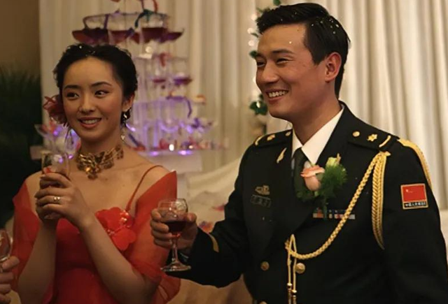 徐洪浩：战争片“专业户”，娶小10岁妻子刘晓洁，戏内外都甜蜜