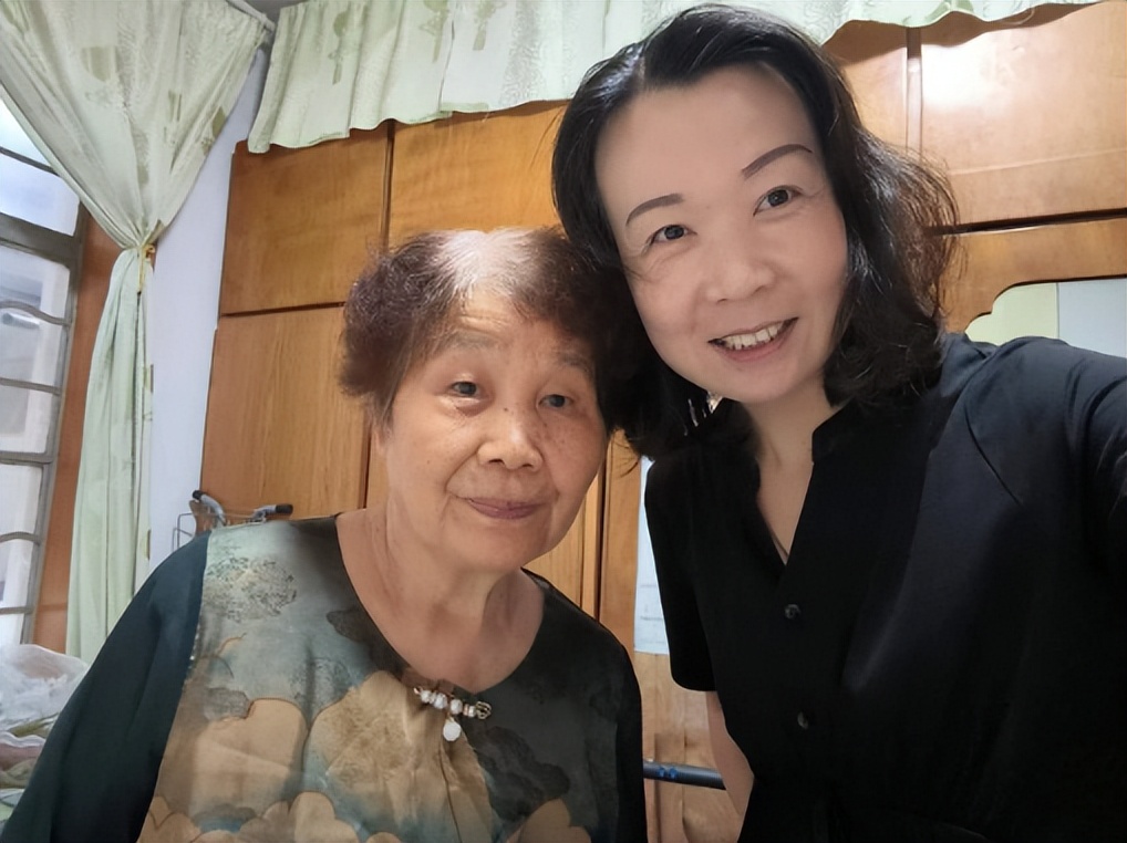 我70后,做家政挣钱养俩儿子,挣得比公务员还高,准备干到退休