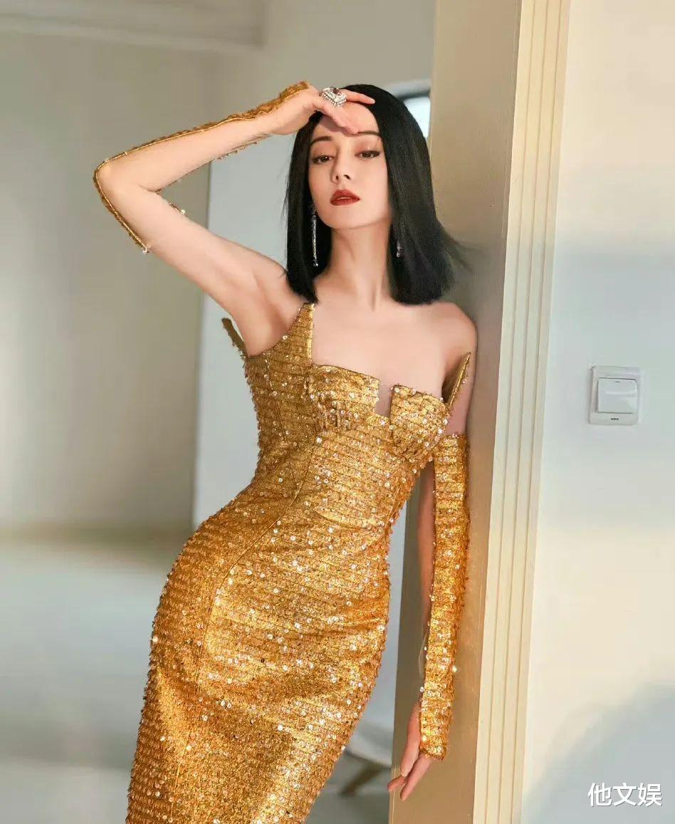 VOGUE时尚之力盛会,迪丽热巴堪称时尚女王,檀健次露腹肌力压众男星