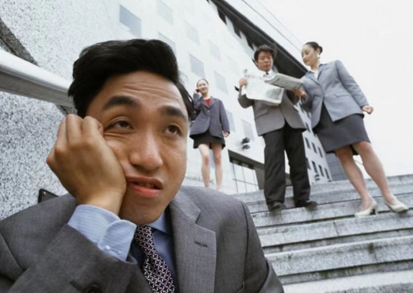 许多|拒绝内耗,迎接人生逆袭:中年常用的八种实用方法,助你重启人生