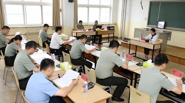 文职|2023武警部队文职岗拟招聘1824人，中专学历也有机会，月薪8000起