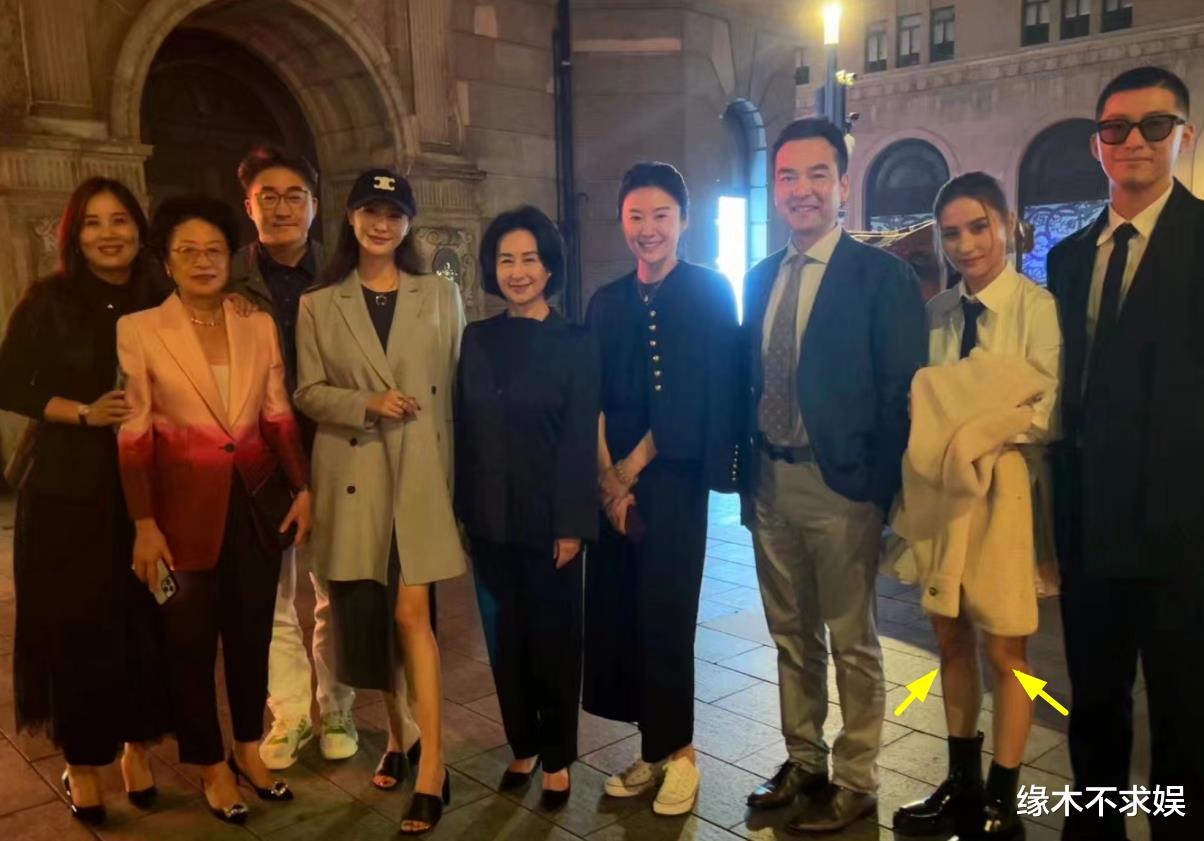 窦骁卷入家暴风波！被曝因股权不均家暴婚变，何超莲腿上有伤！