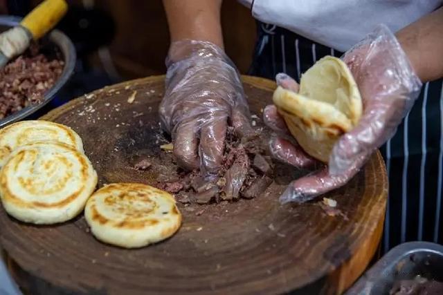 驴肉火烧|几年前风靡全国的驴肉火烧，为何被打入“冷宫”了？是变难吃了吗