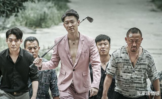 摆摊|7位无业艺人现状:街头摆摊、卖鱼卖菜、开车揽活……有人暗藏8套房