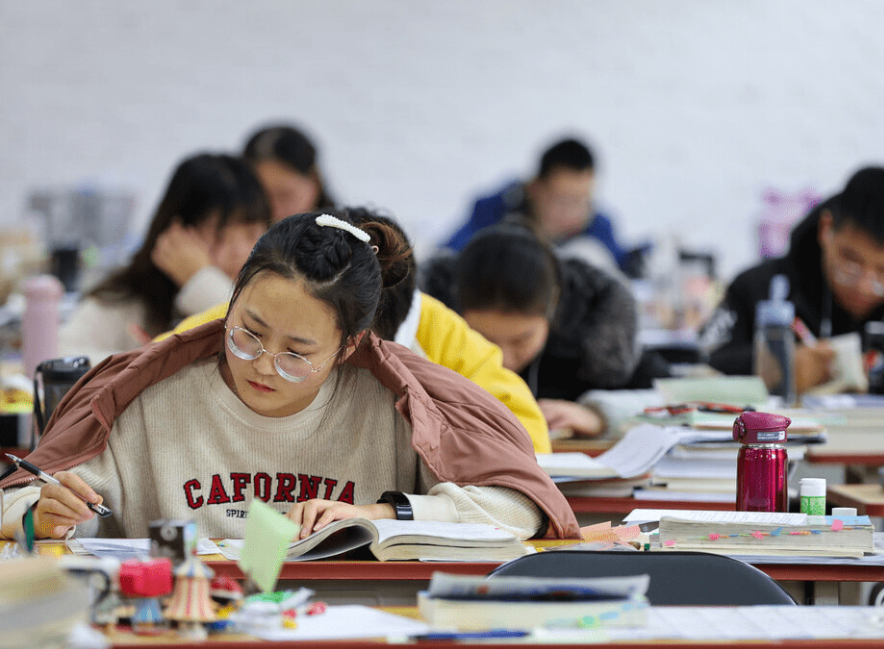 考研|新一届研究生将“居无定所”,同学们欲哭无泪,上学又变为了负担