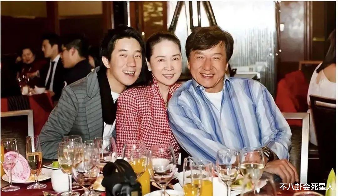 婚后一直AA制,被公公骂,放弃事业,娱乐圈的“朱丹”们可不少