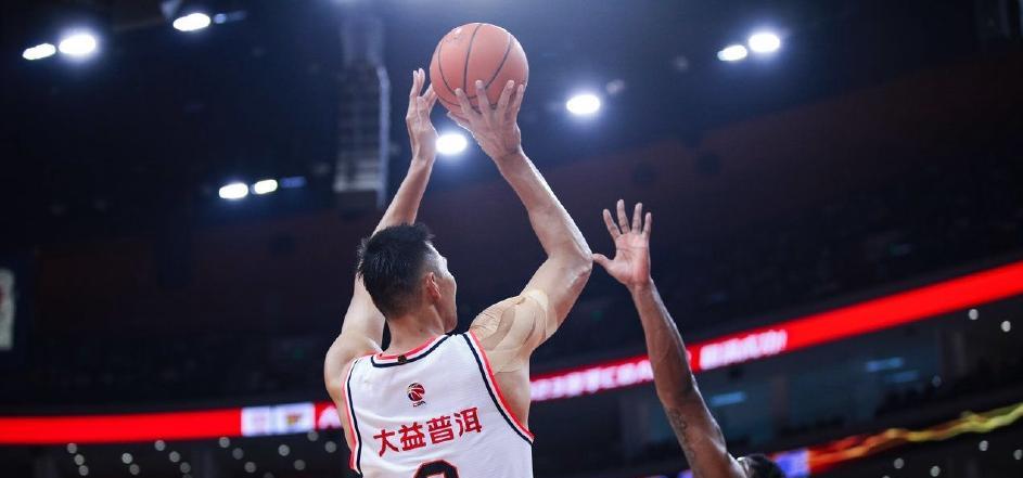 易建联|易建联出乎意料，2大坏消息，职业生涯或迎终结