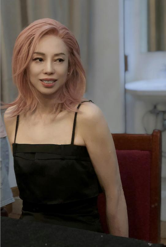 怎么回事，我那年过半百的妈怎么越来越年轻了？