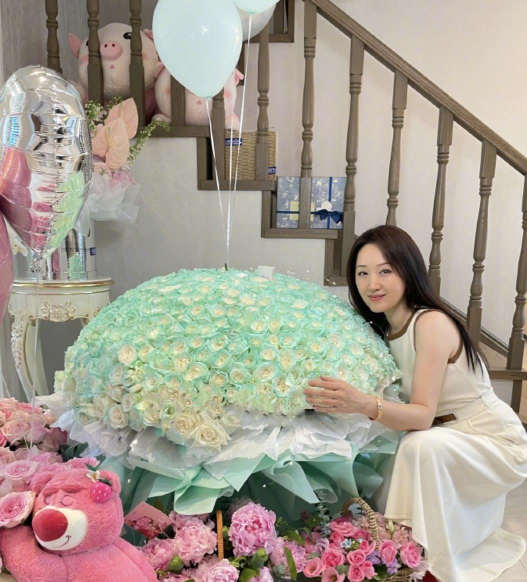 杨钰莹|52岁的杨钰莹现状曝光:前男友入狱,在深圳豪宅种辣椒,独居也不寂寞