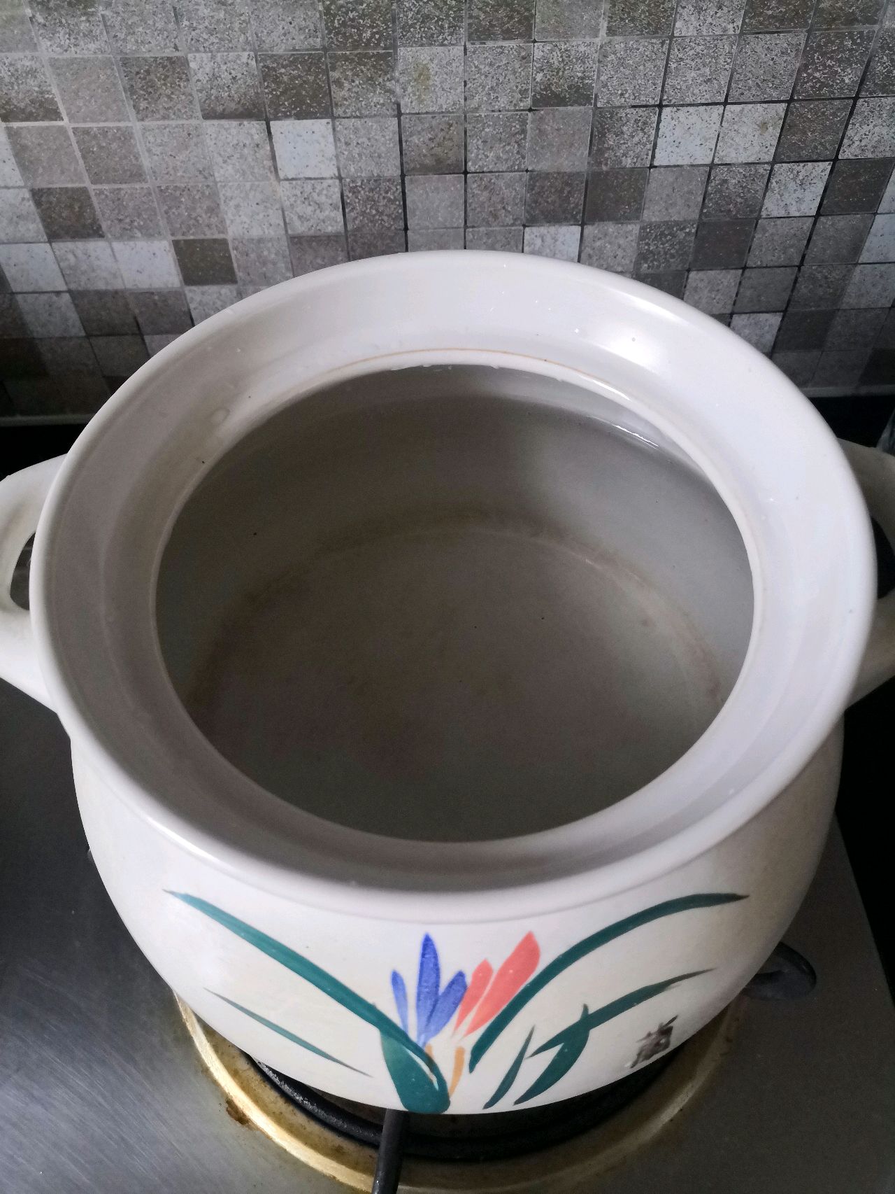 卤味|告别传统炖法，这样煮排骨莲藕汤，鲜甜入味，两碗都嫌不够！