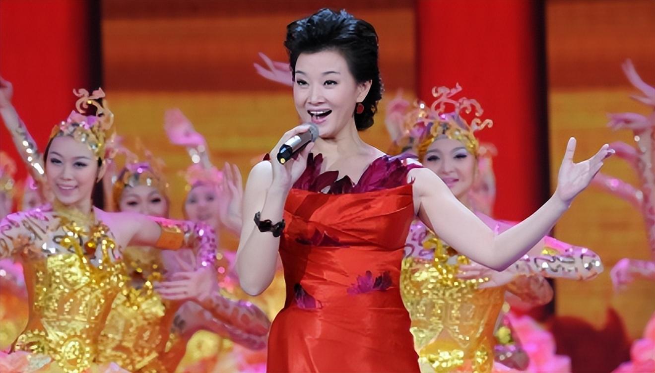 宋祖英丈夫身份曝光，身居高位却默默无闻，难怪宋祖英会嫁给他