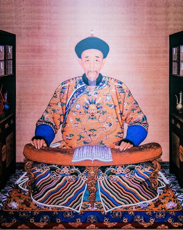 粉彩|康熙也爱蝴蝶结,还把它打在了瓷器上