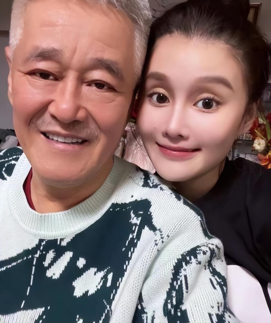 赵本山|同是嫁女儿,赵玉芳风光大办,球球只摆3桌酒席,赵本山有何用意