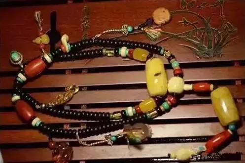 青金石|答应我,别把手里的串儿配成地摊货