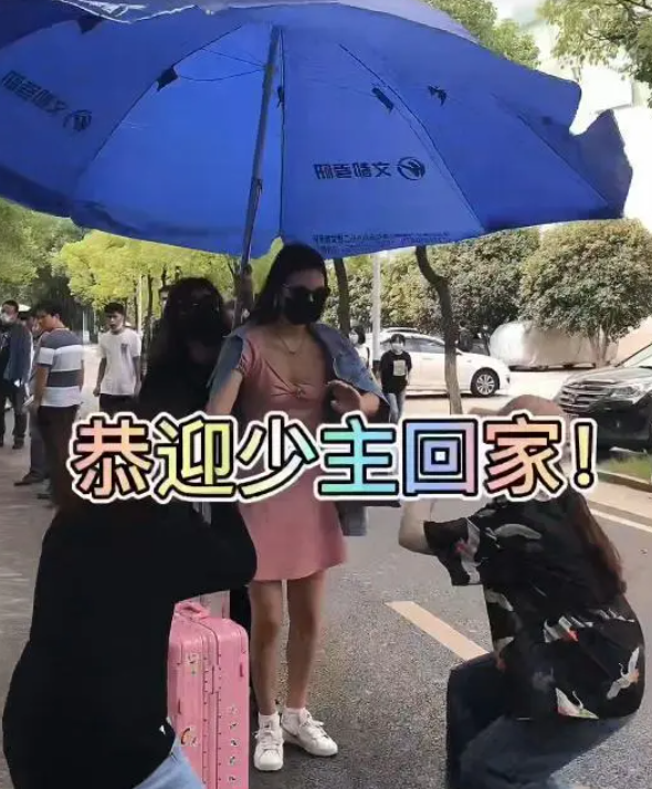 网红七颗猩猩：大学拍短视频月入70W，23岁给爸爸全款买保时捷！